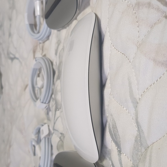 Apple magic mouse model A1657 - USED - Picture 8 of 8